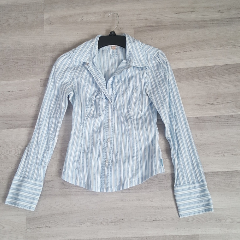 Long sleeved button up top